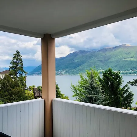 Sunny-modern View Relax Brissago